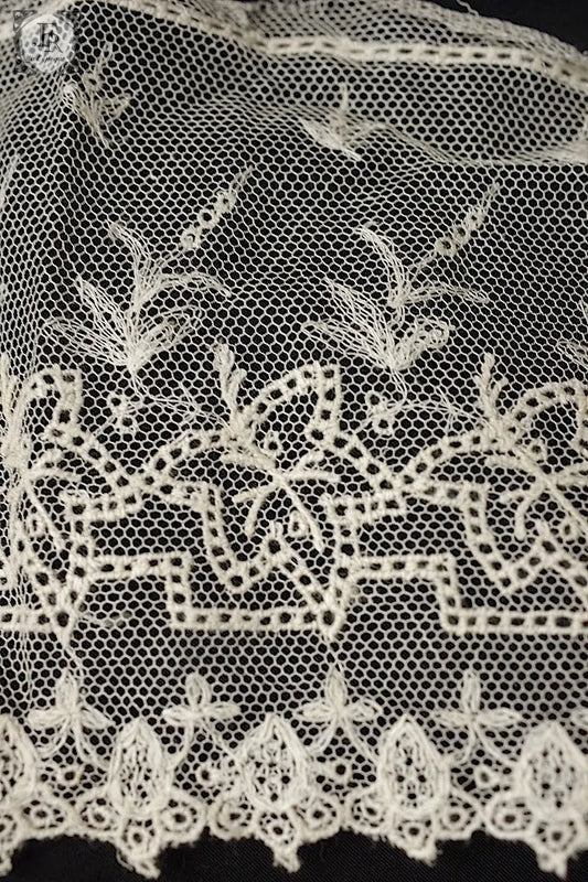 アンティークレース dentelle ancienne マリンヌなど .FR a l'epoque