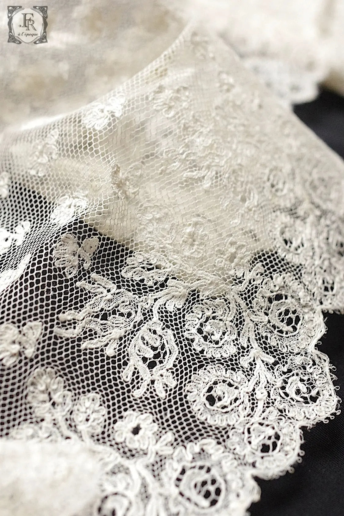 アンティークレース dentelle antique 100cm+167cm .FR a l'epoque