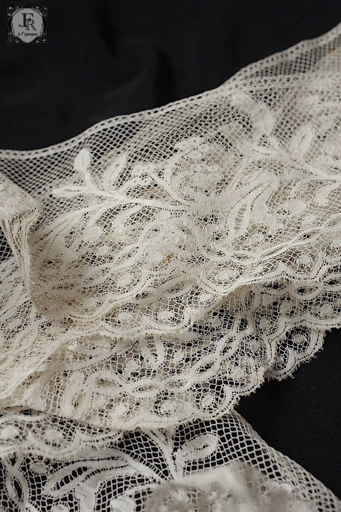 アンティークレース dentelle antique 240cm .FR a l'epoque