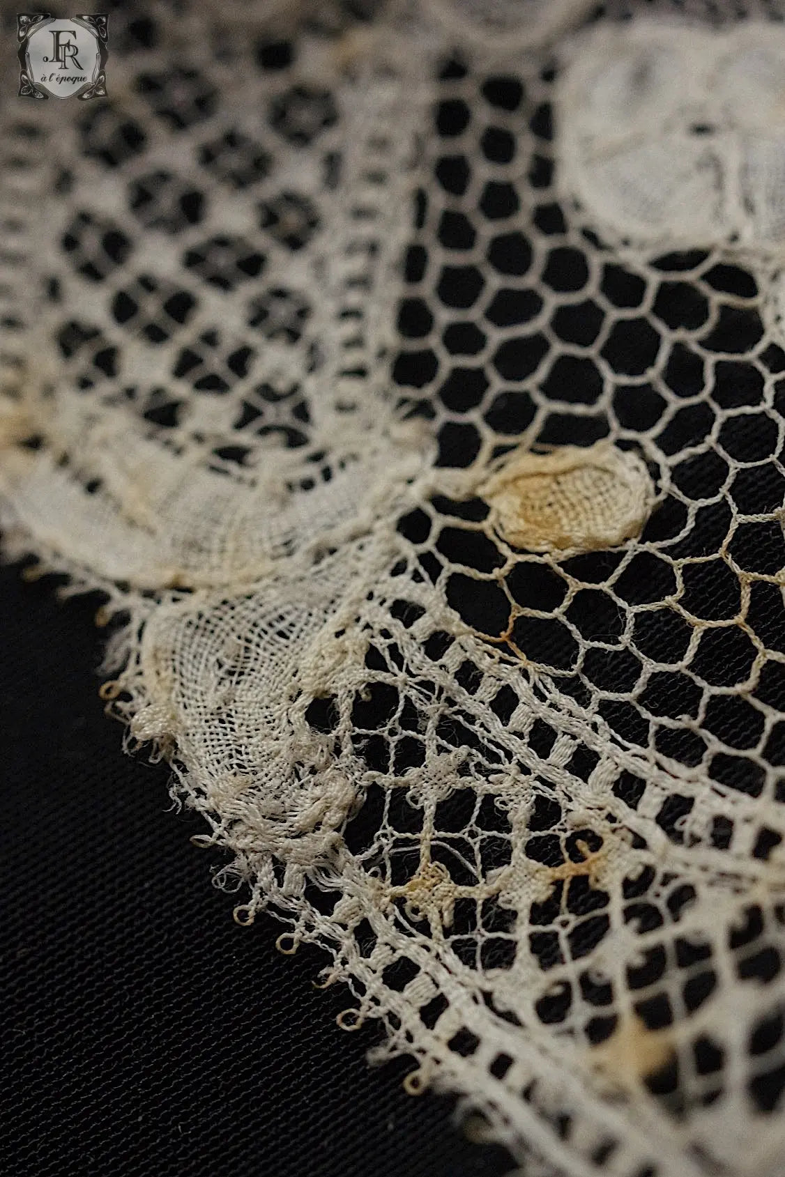 アンティークレース dentelle antique 245cm .FR a l'epoque