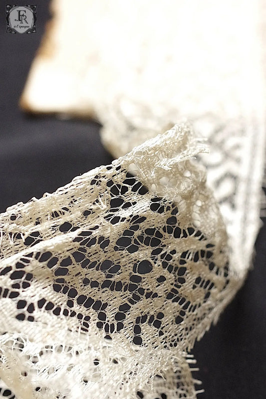 アンティークレース dentelle antique 325cm .FR a l'epoque