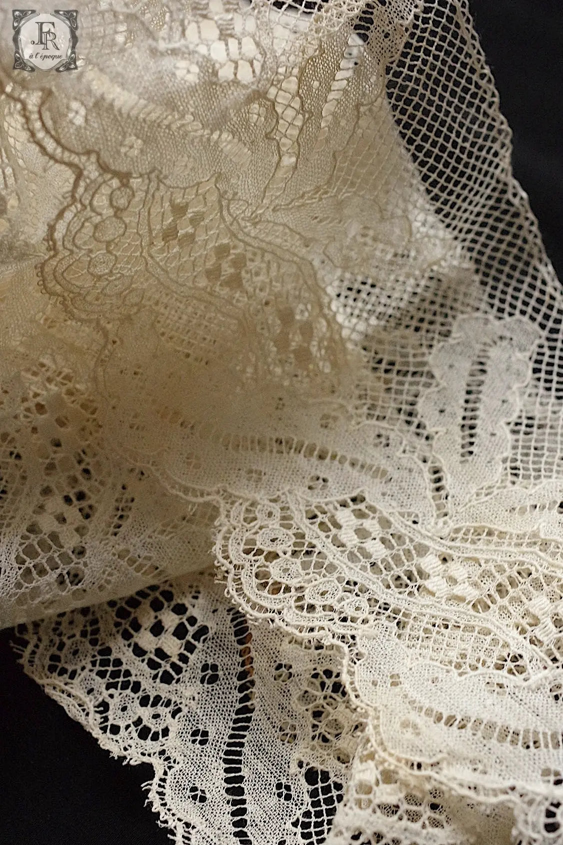アンティークレース dentelle antique 480cm .FR a l'epoque
