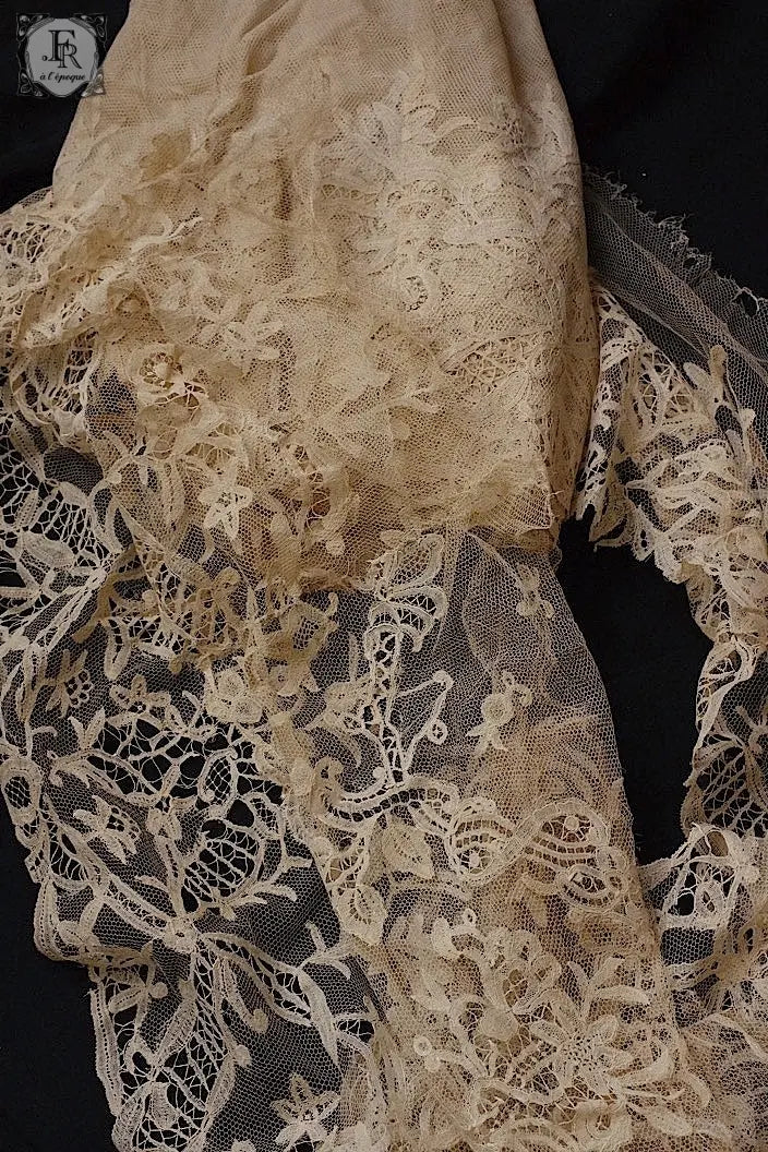 フランスアンティークレース