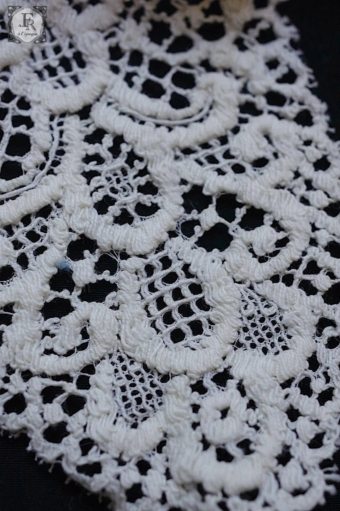 ヴィンテージレース dentelle vintage 310cm .FR a l'epoque