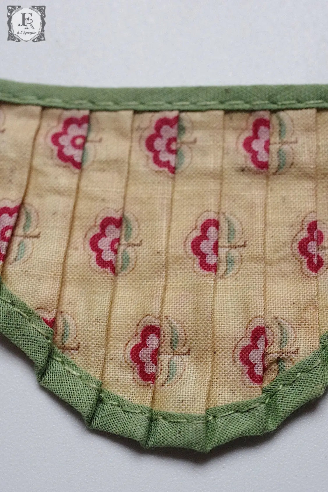 アンティークプリーツ garniture de tissu antique1 .FR a l'epoque