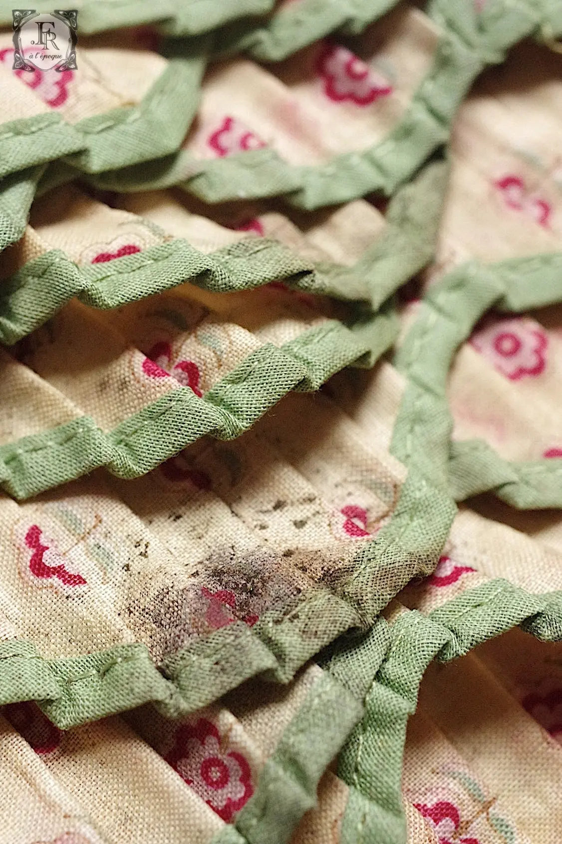 アンティークプリーツ garniture de tissu antique1 .FR a l'epoque