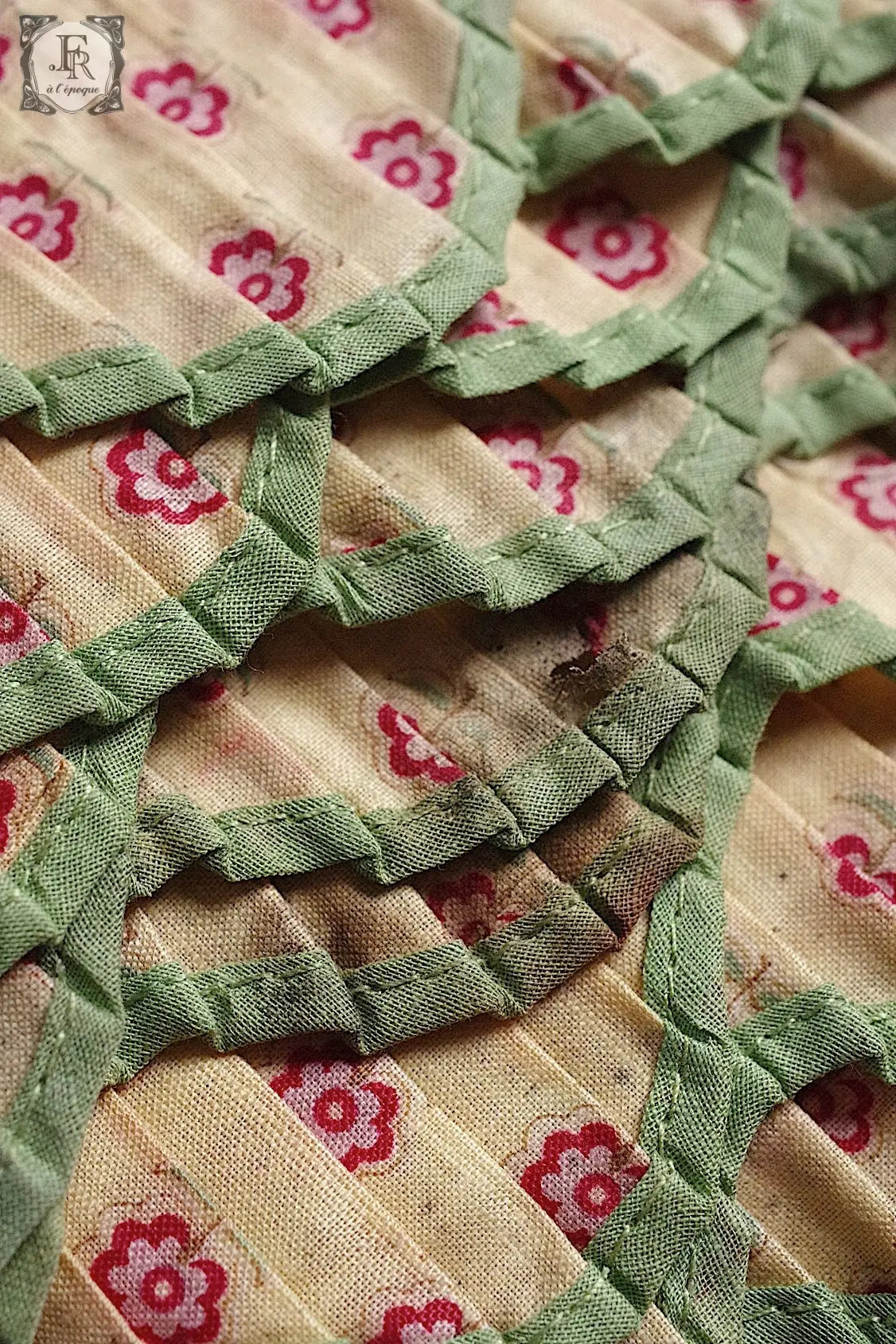 アンティークプリーツ garniture de tissu antique1 .FR a l'epoque