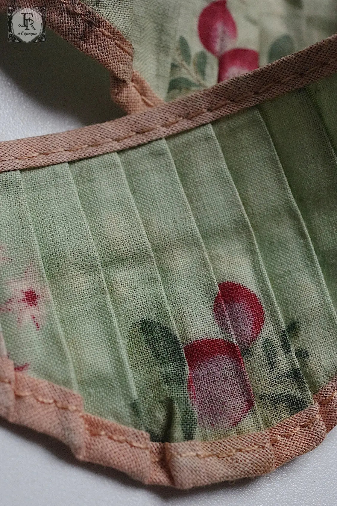 アンティークプリーツ garniture de tissu antique2 .FR a l'epoque