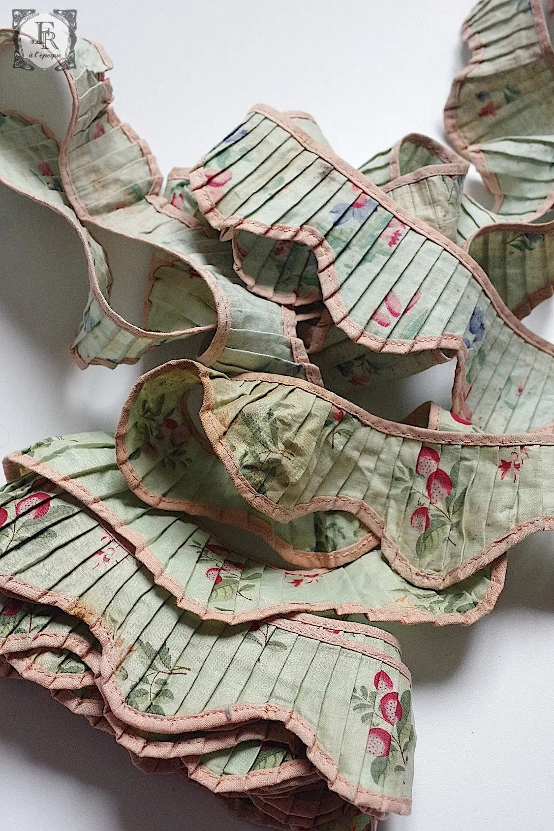 アンティークプリーツ garniture de tissu antique3 .FR a l'epoque