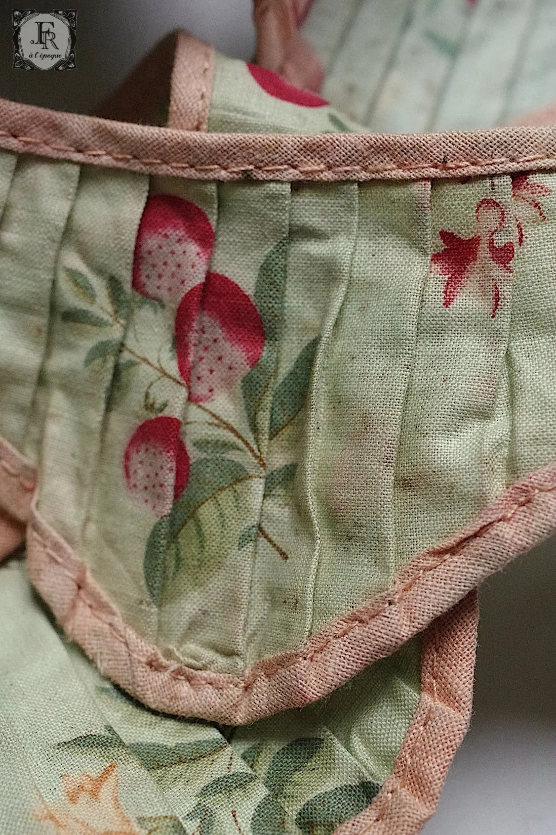 アンティークプリーツ garniture de tissu antique3 .FR a l'epoque