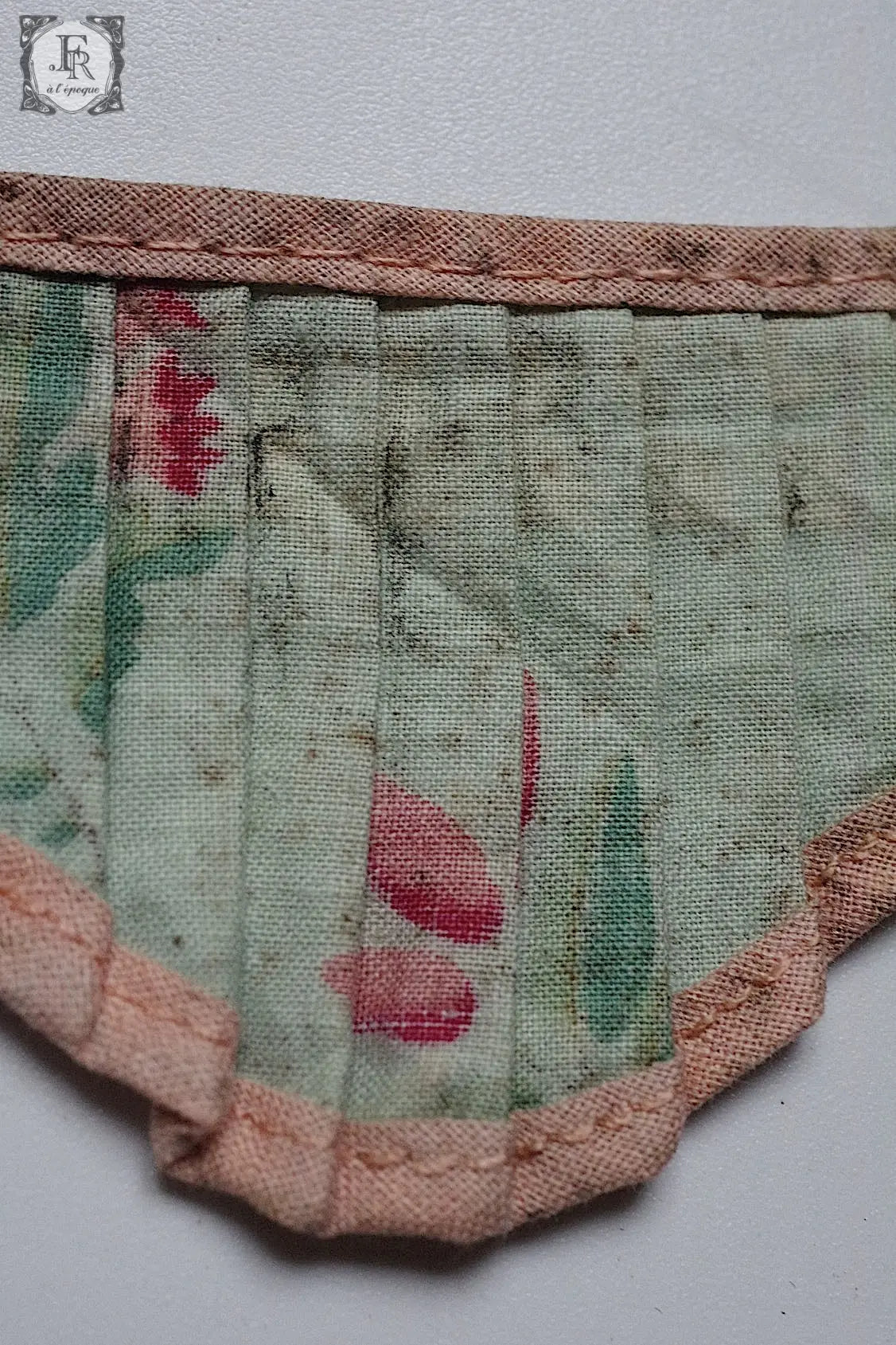 アンティークプリーツ garniture de tissu antique3 .FR a l'epoque