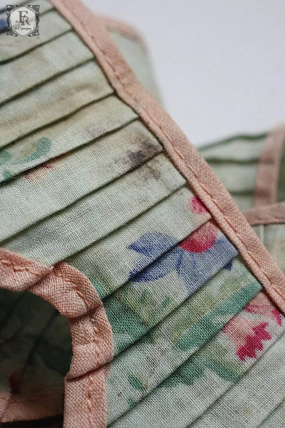 アンティークプリーツ garniture de tissu antique3 .FR a l'epoque