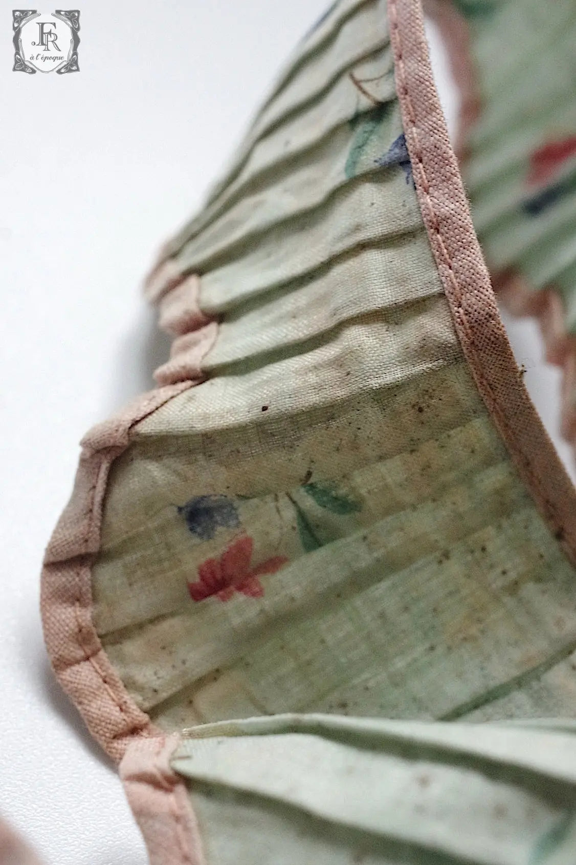 アンティークプリーツ garniture de tissu antique3 .FR a l'epoque