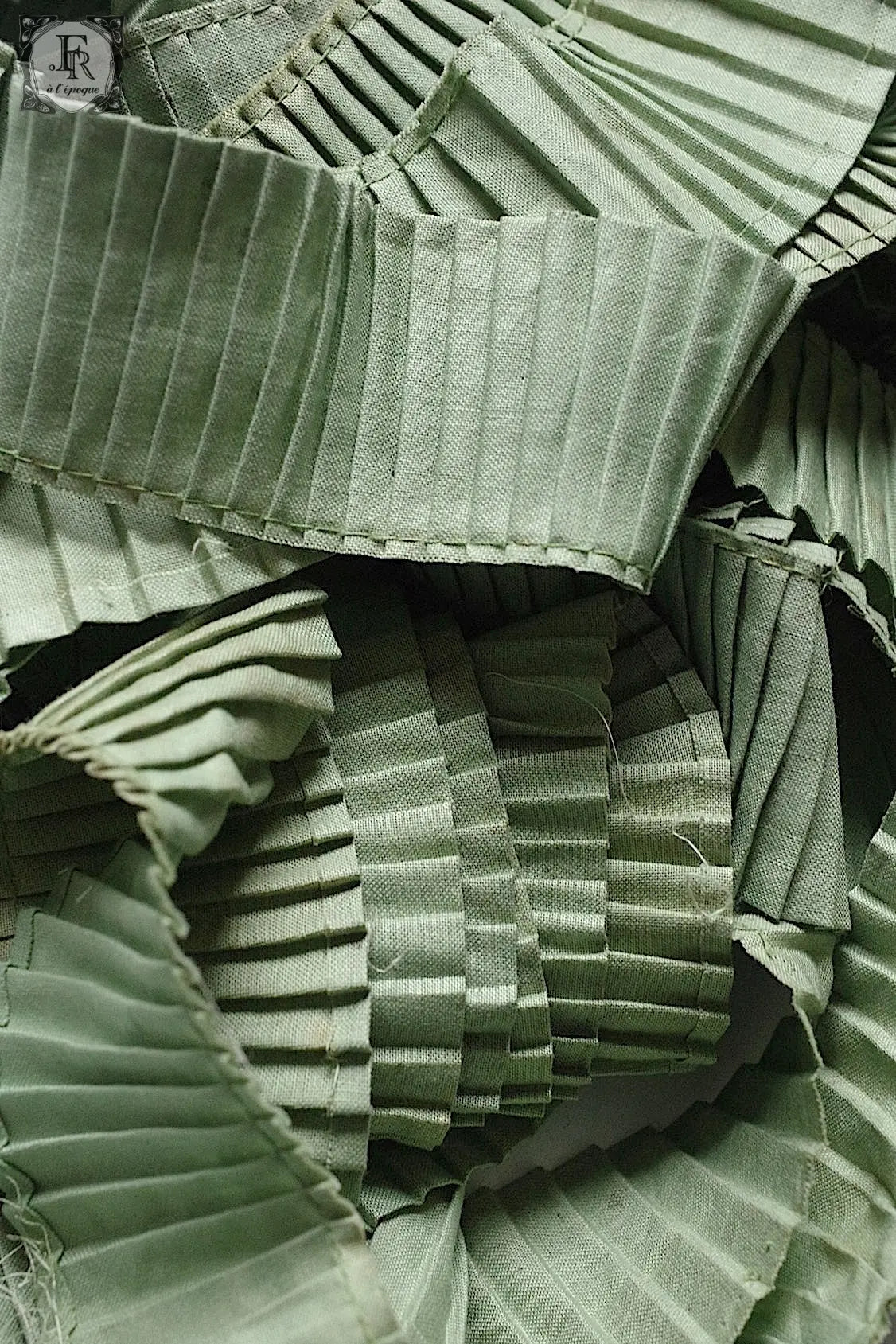 アンティークプリーツ garniture de tissu antique4 .FR a l'epoque