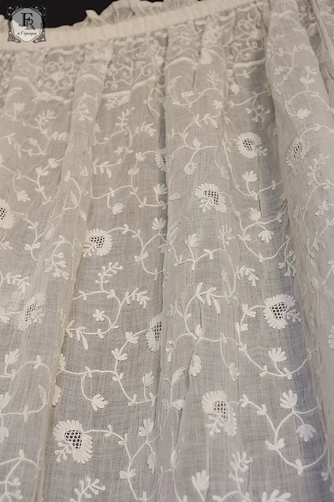 アンティークカーテン コーネリー linge de maison antique2 .FR a l'epoque