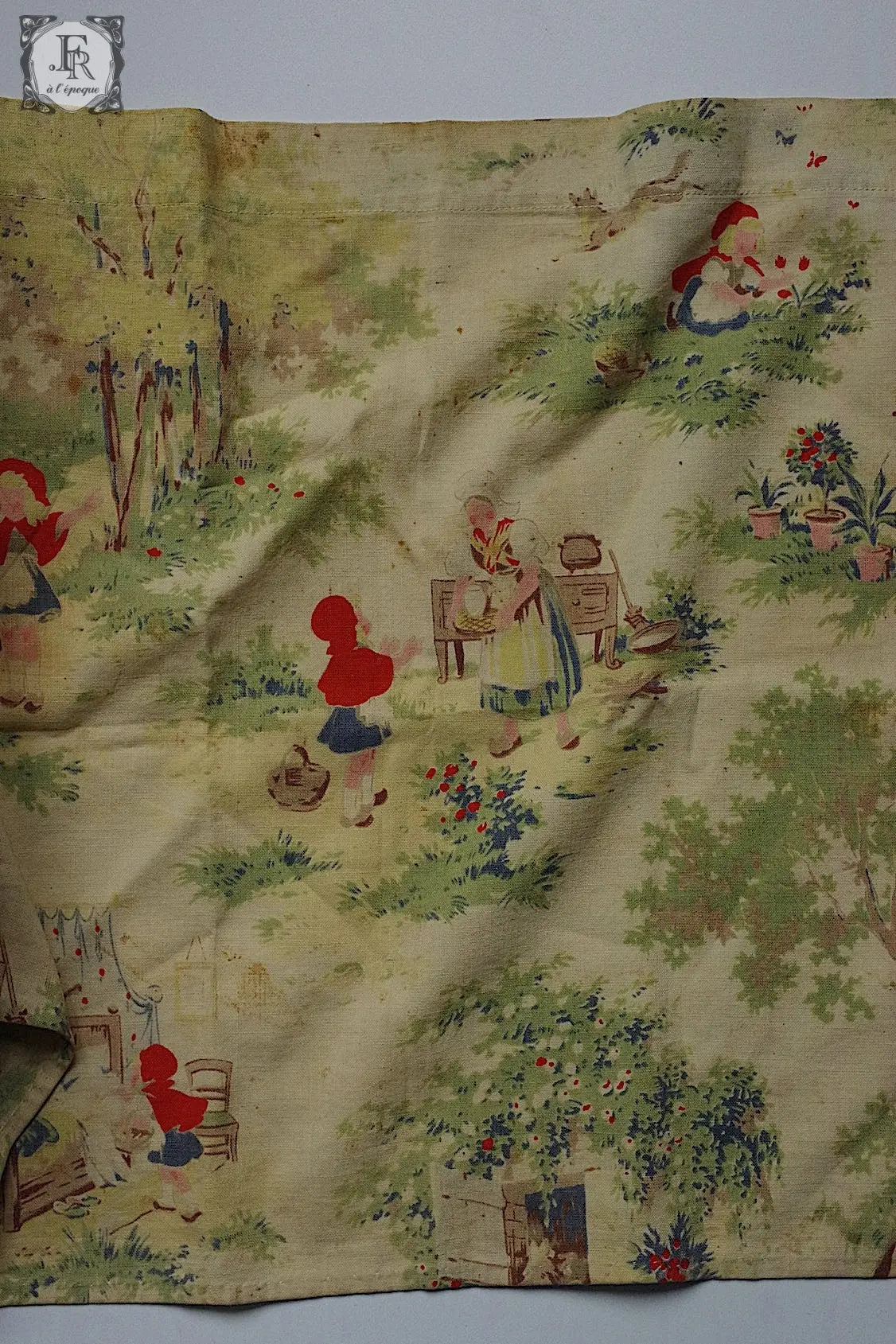 アンティーク生地  tissu antique 赤ずきんちゃん .FR a l'epoque