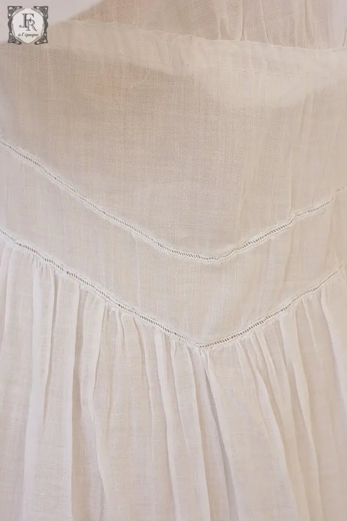 アンティークワンピース vêtement deress 宿木刺繍 素材用 .FR a l'epoque