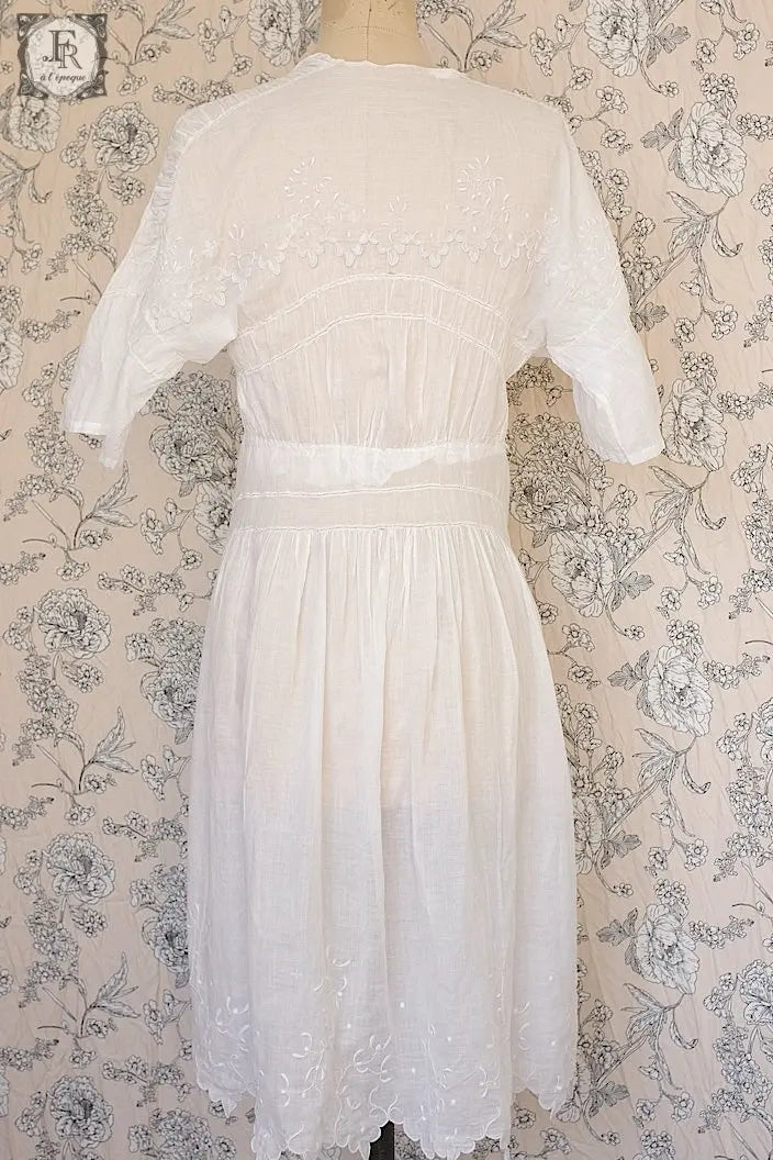 アンティークワンピース vêtement deress 宿木刺繍 素材用 .FR a l'epoque