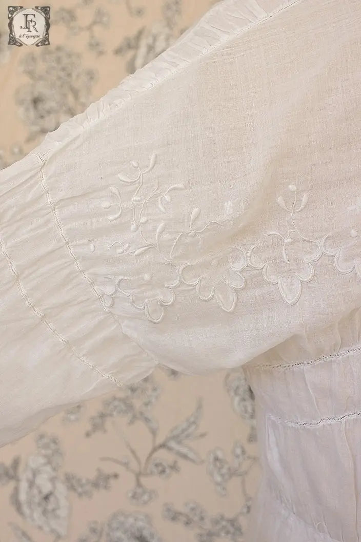 アンティークワンピース vêtement deress 宿木刺繍 素材用 .FR a l'epoque