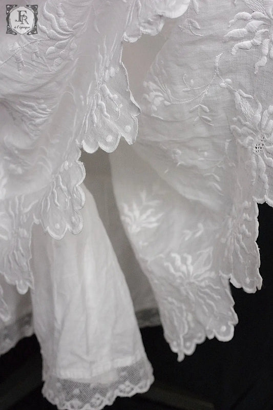 アンティーク刺繍スカート vêtement antique .FR a l'epoque