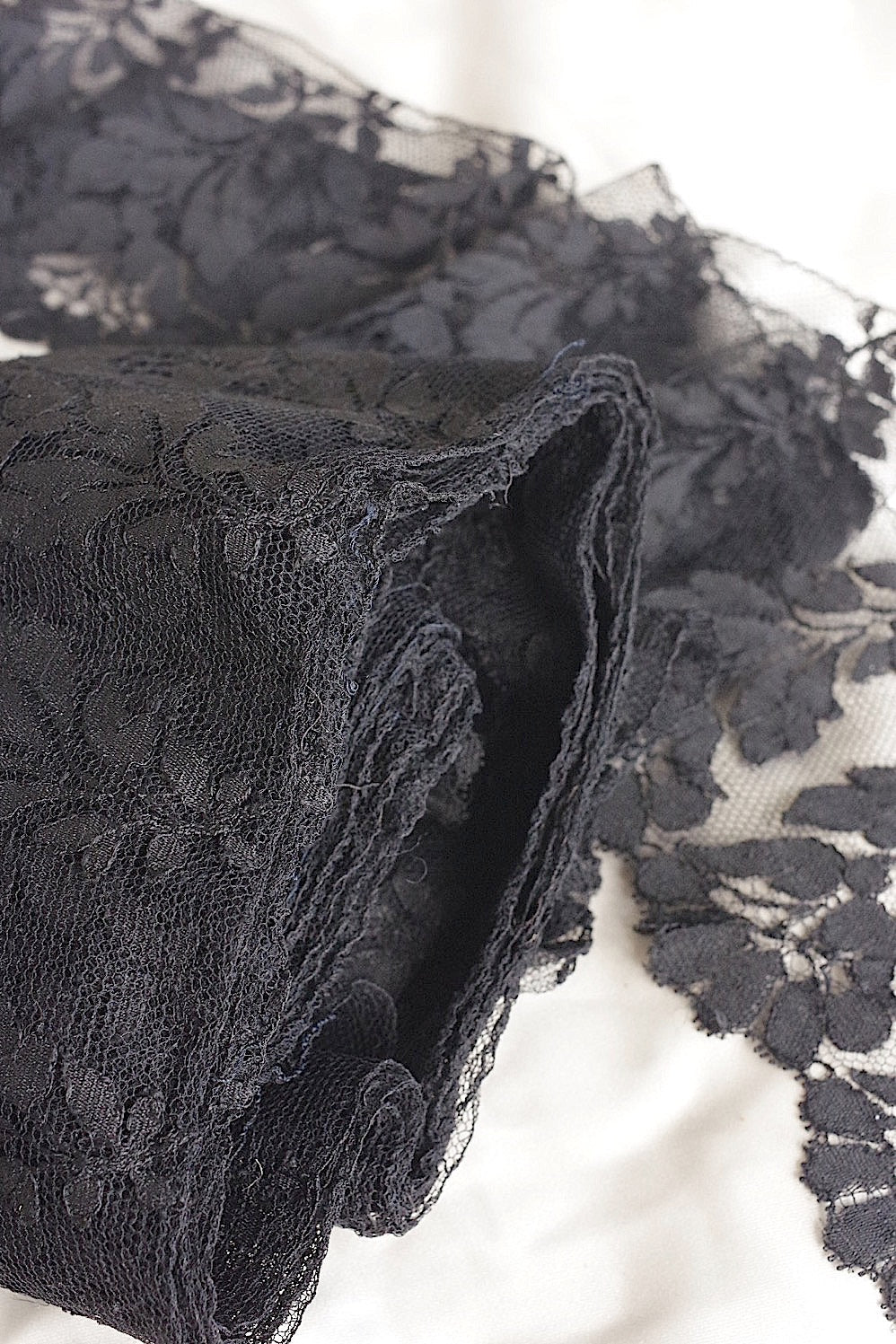 dentelle antique antique lace blonde black