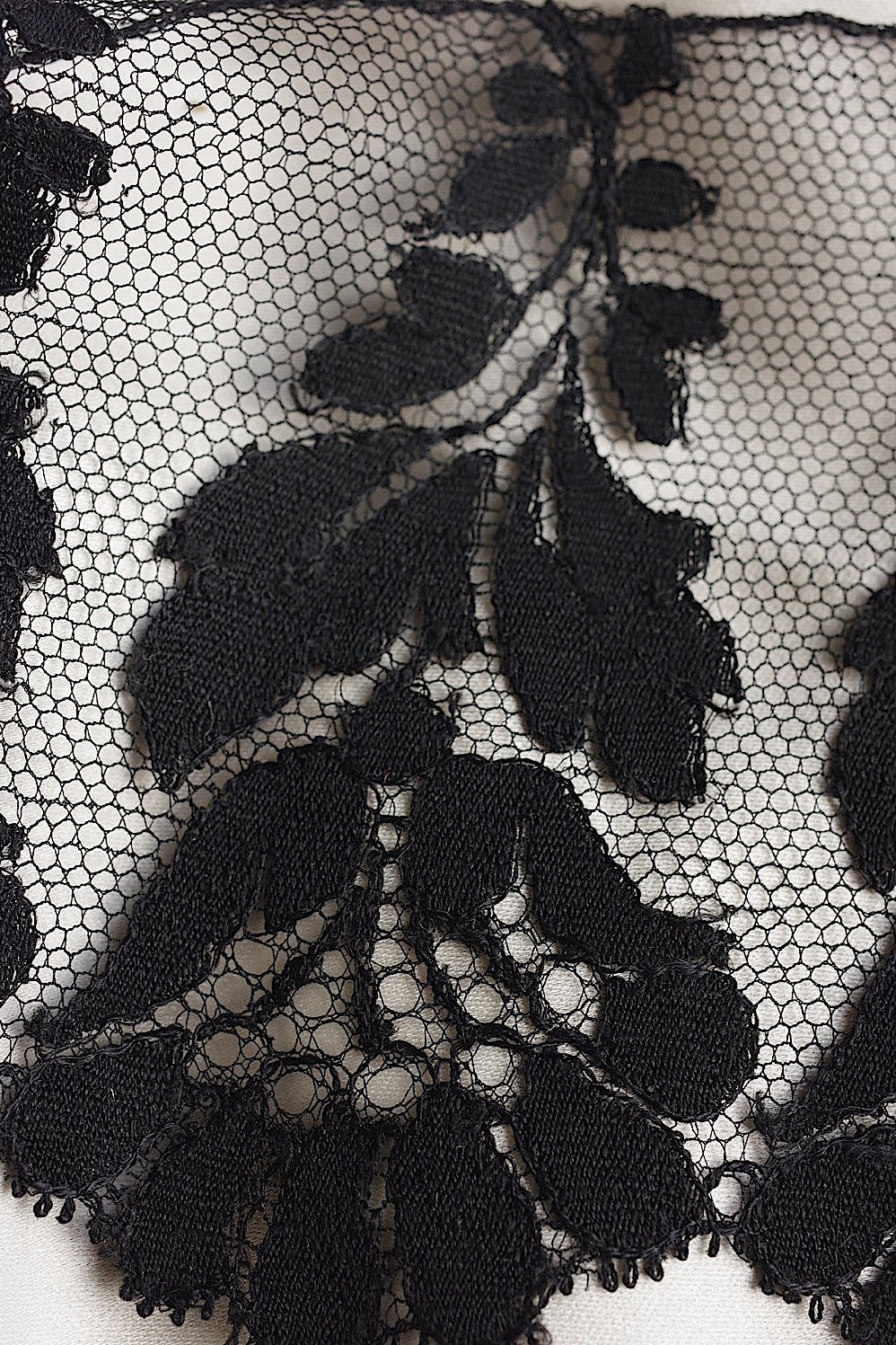 dentelle antique antique lace blonde black