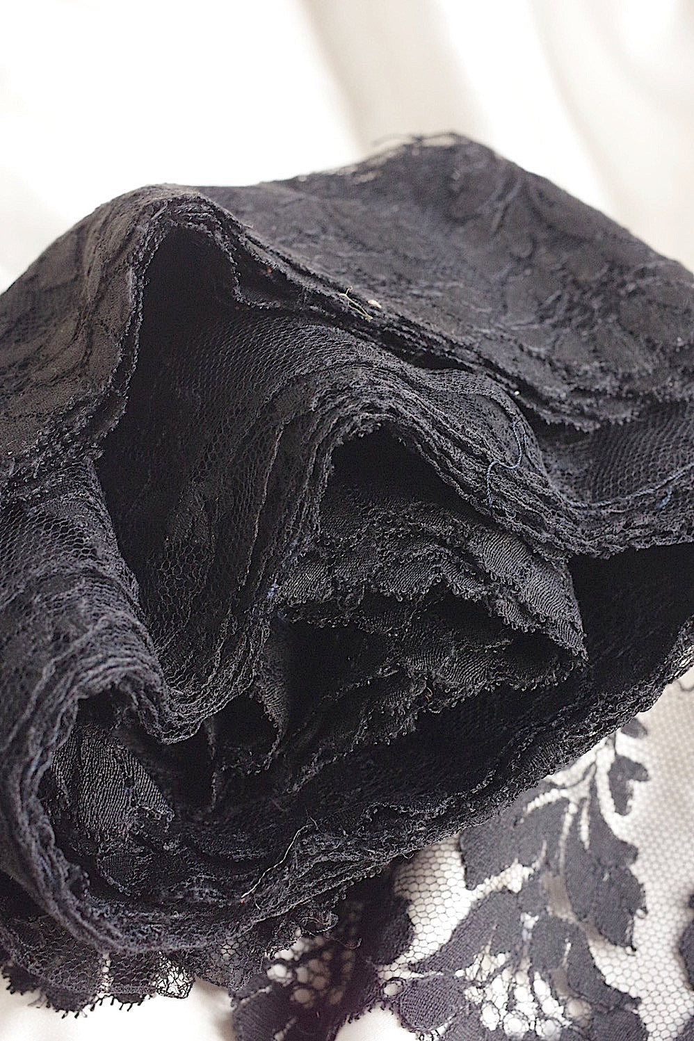 dentelle antique antique lace blonde black