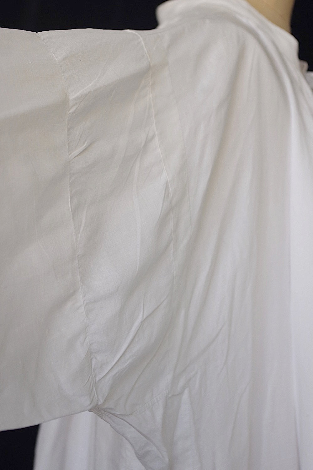 vêtement antique アンティーク司祭様チュニック aube2 .FR a l'epoque