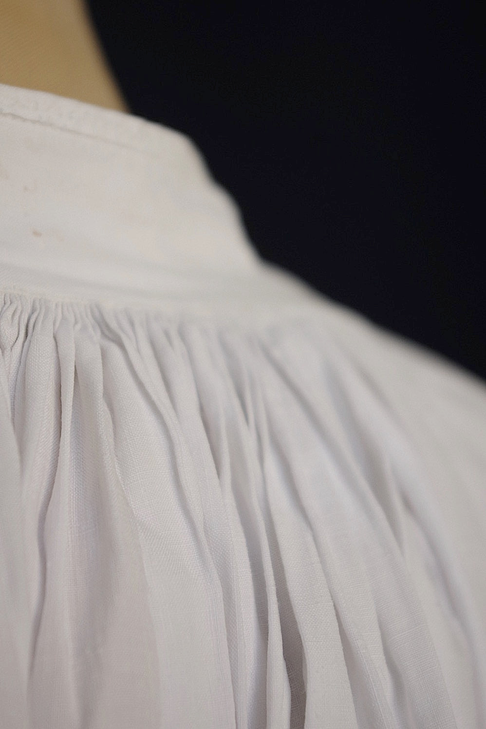 vêtement antique アンティーク司祭様チュニック aube2 .FR a l'epoque