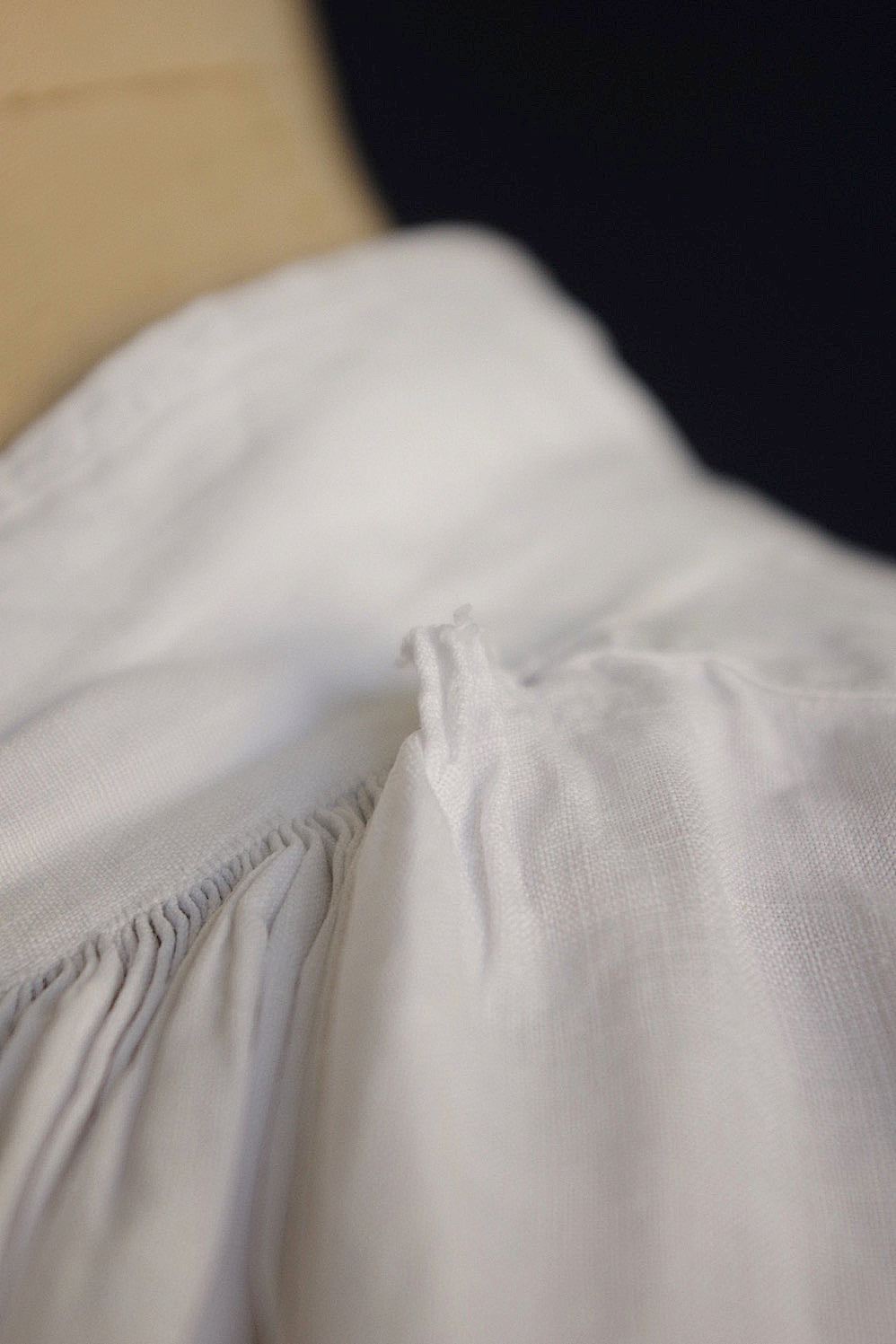 vêtement antique アンティーク司祭様チュニック aube2 .FR a l'epoque