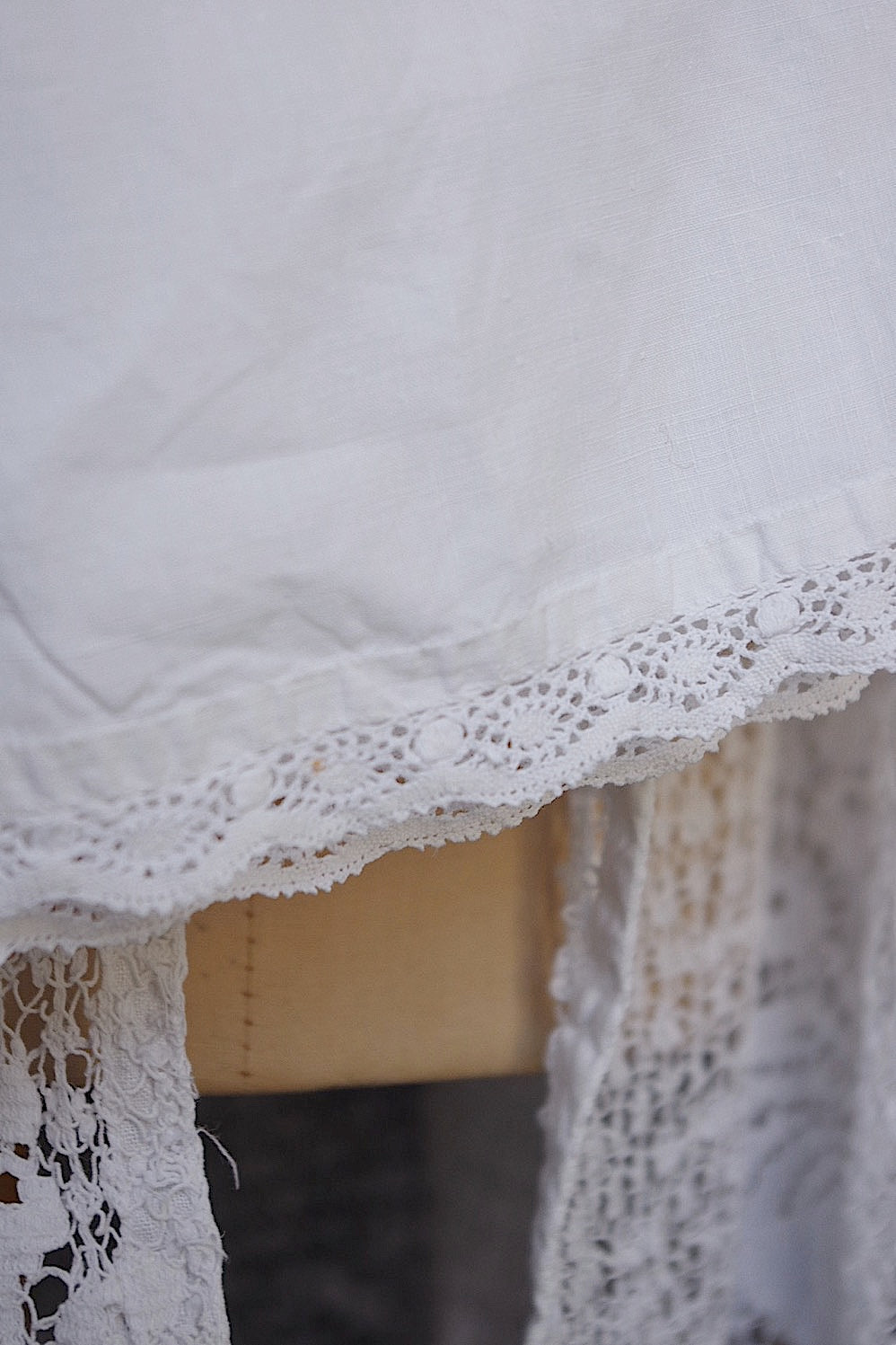 vêtement antique アンティーク司祭様チュニック aube2 .FR a l'epoque