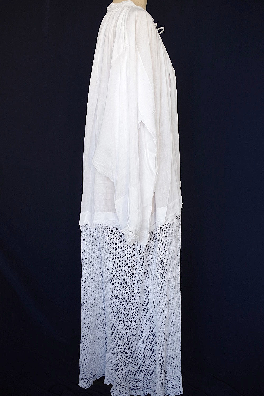 vêtement antique アンティーク司祭様チュニック aube3 .FR a l'epoque