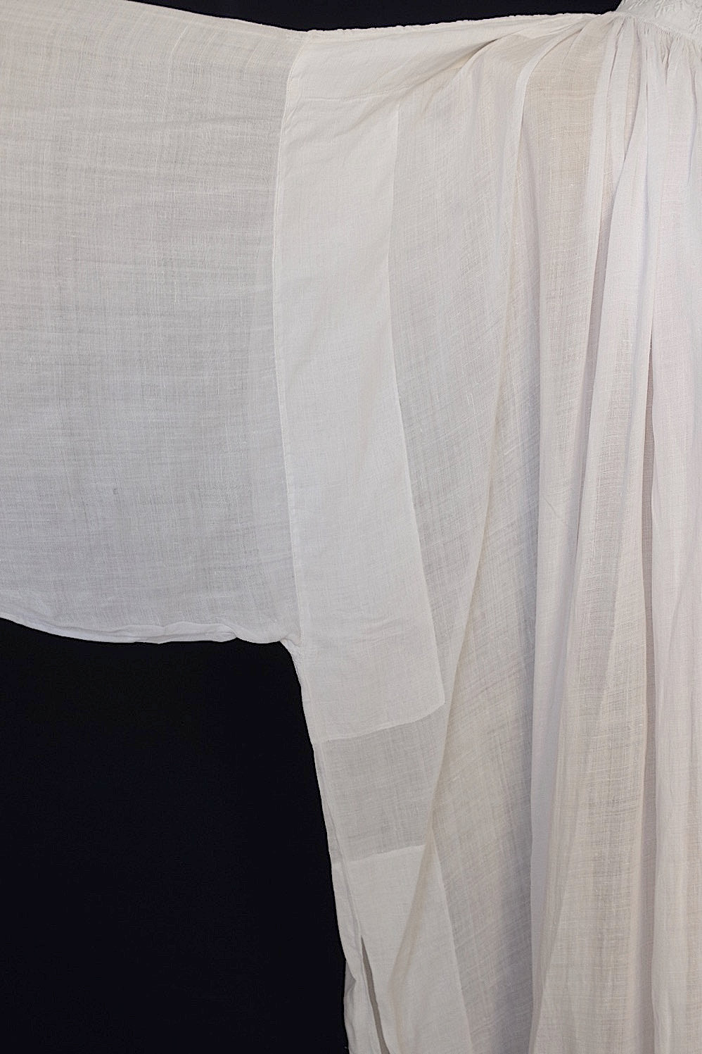 vêtement antique アンティーク司祭様チュニック aube3 .FR a l'epoque