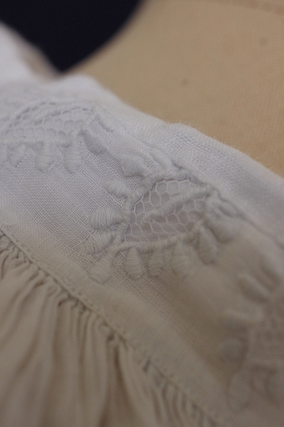 vêtement antique アンティーク司祭様チュニック aube3 .FR a l'epoque