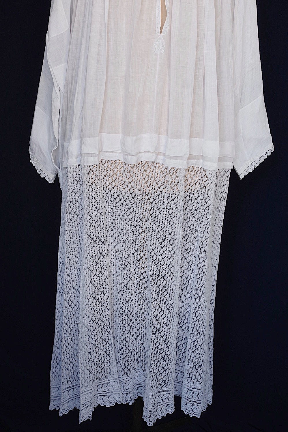 vêtement antique アンティーク司祭様チュニック aube3 .FR a l'epoque