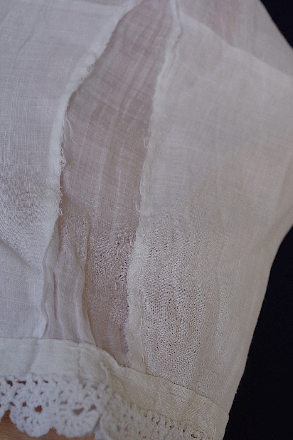 vêtement antique アンティーク司祭様チュニック aube3 .FR a l'epoque