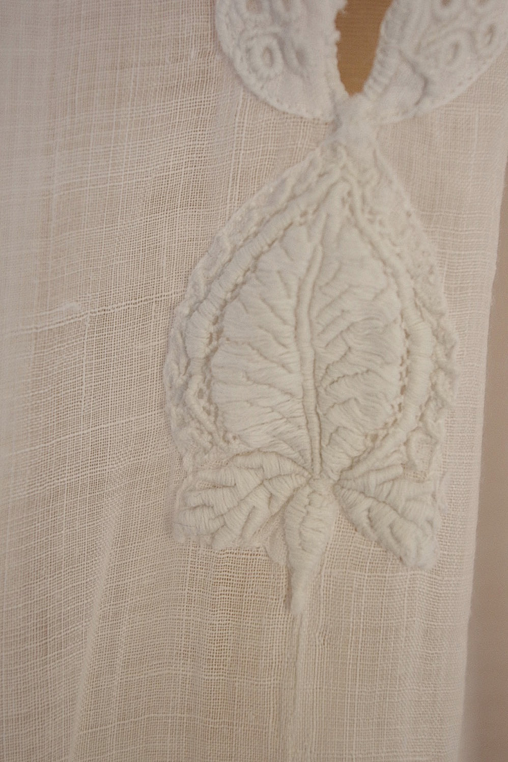 vêtement antique アンティーク司祭様チュニック aube3 .FR a l'epoque