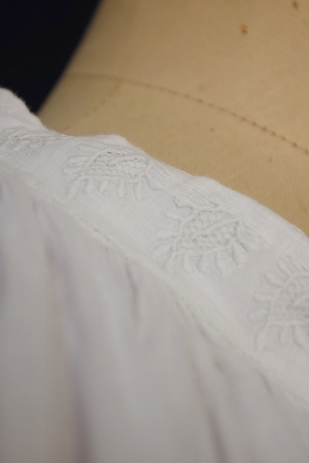 vêtement antique アンティーク司祭様チュニック aube3 .FR a l'epoque