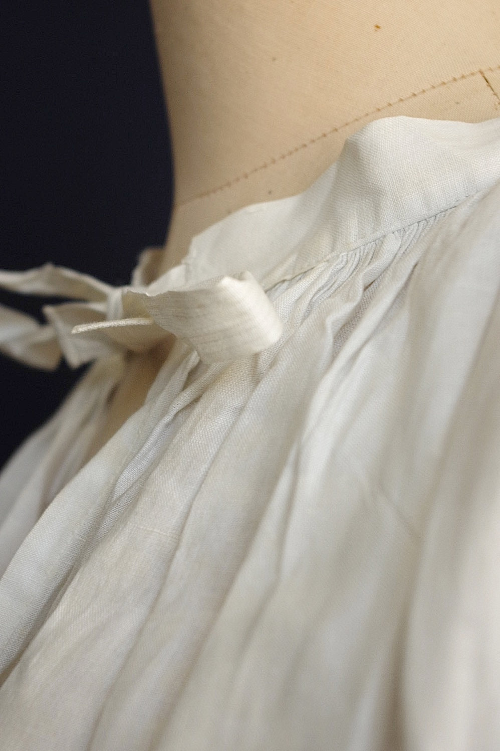 vêtement antique アンティーク 教会チュニック aube1 .FR a l'epoque