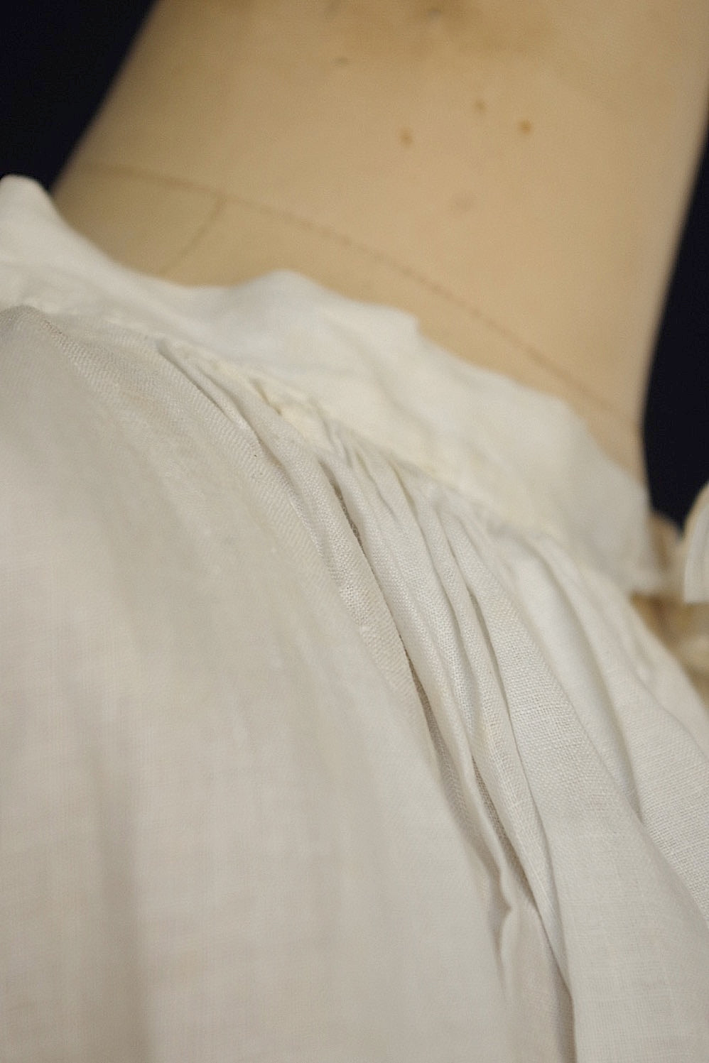 vêtement antique アンティーク 教会チュニック aube1 .FR a l'epoque