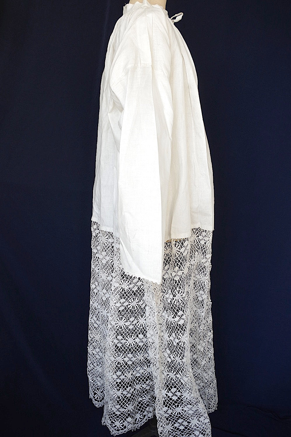 vêtement antique アンティーク 教会チュニック aube1 .FR a l'epoque