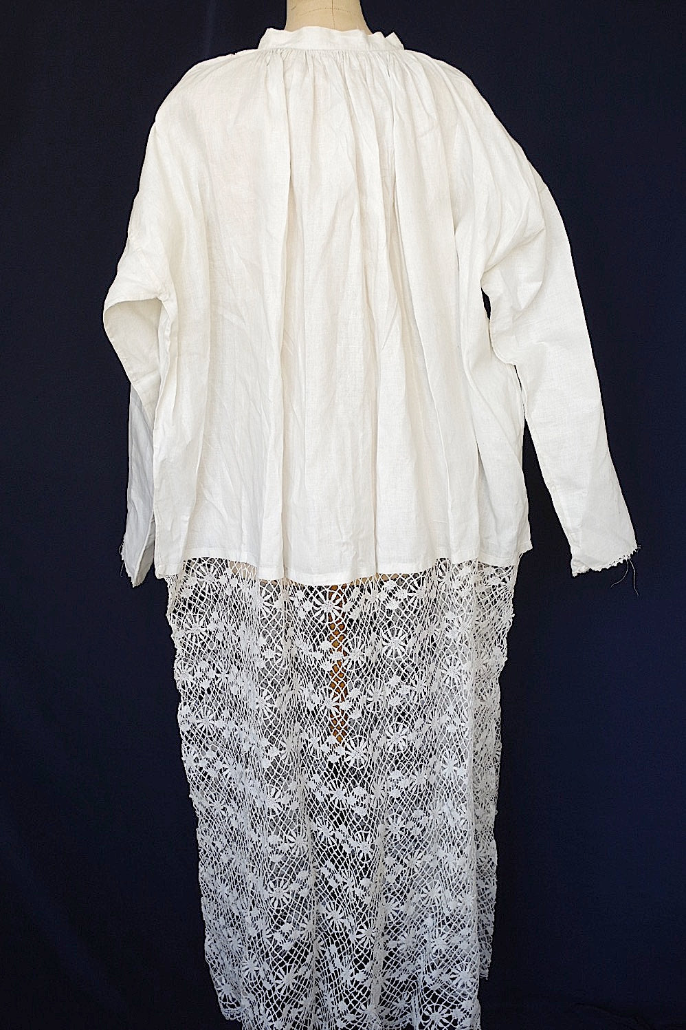 vêtement antique アンティーク 教会チュニック aube1 .FR a l'epoque