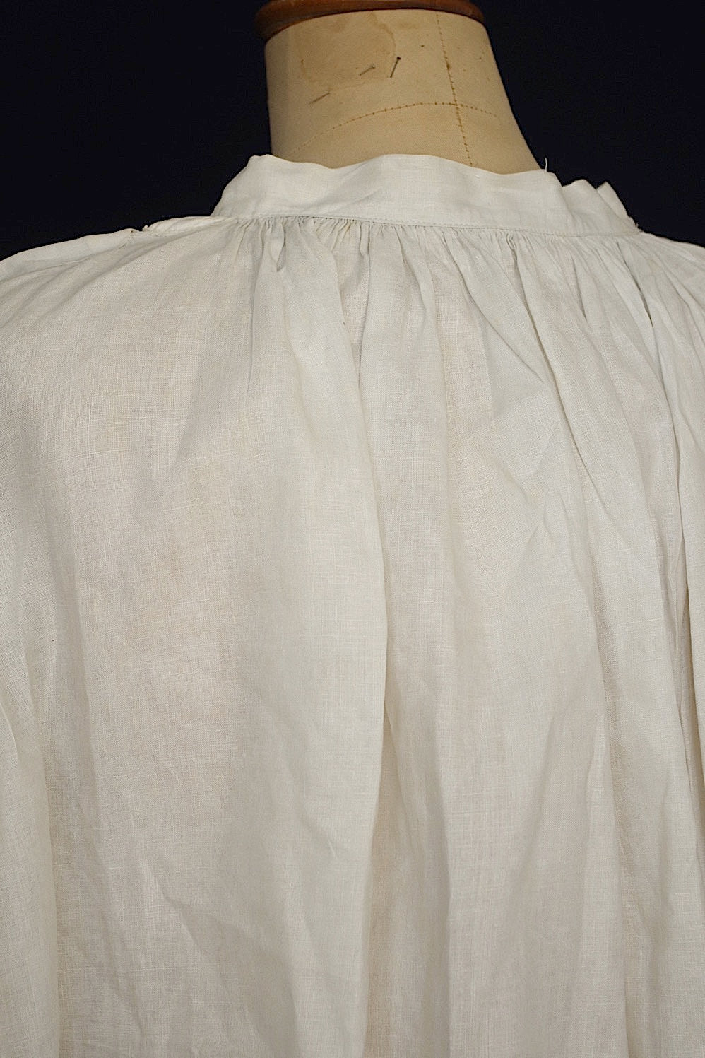 vêtement antique アンティーク 教会チュニック aube1 .FR a l'epoque