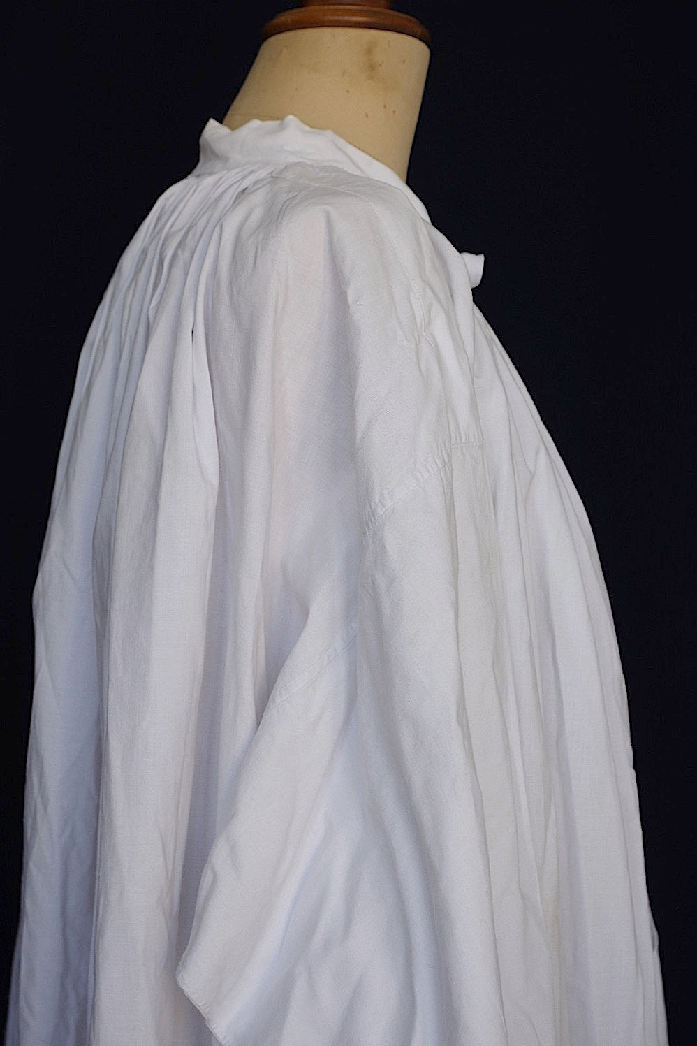 vêtement antique antique church tunic aube3