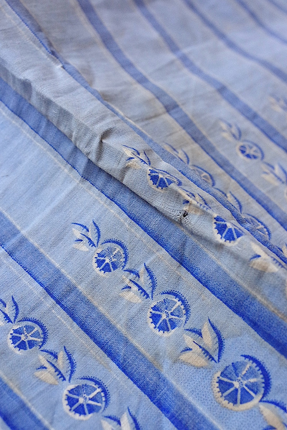 tissu antique アンティーク生地 .FR a l'epoque