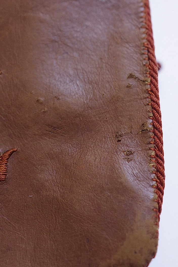 pochette antique アンティーク革製巾着 .FR a l'epoque