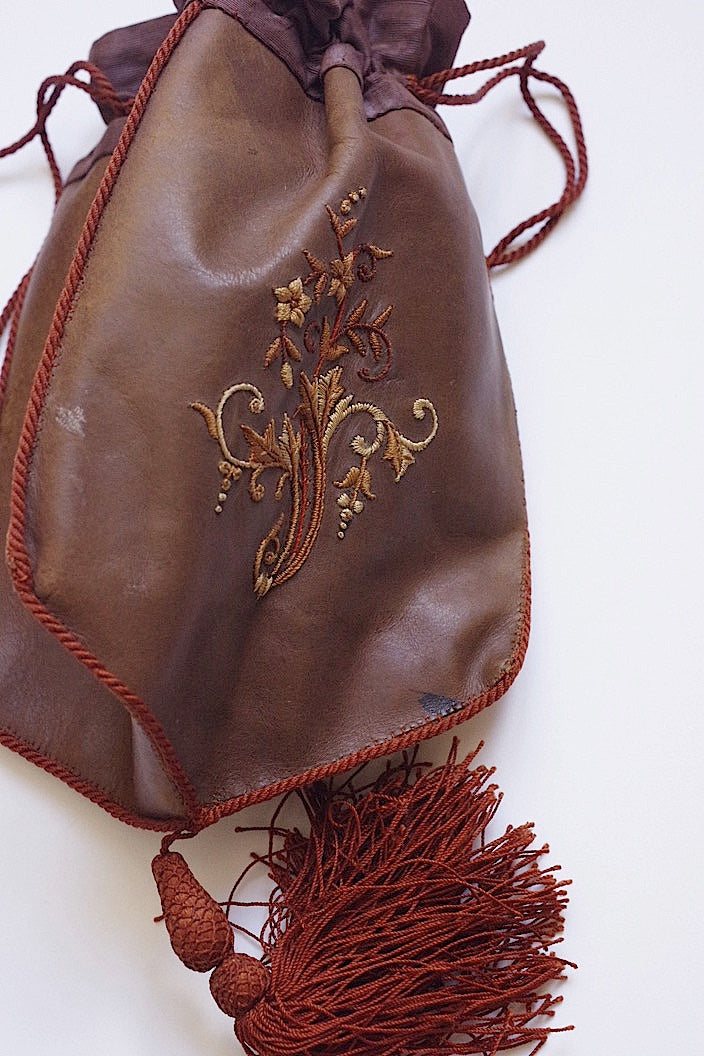 pochette antique アンティーク革製巾着 .FR a l'epoque