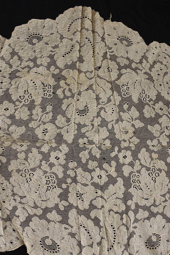 dentelle   antique アンティークレース ブロンドレース2種 .FR a l'epoque