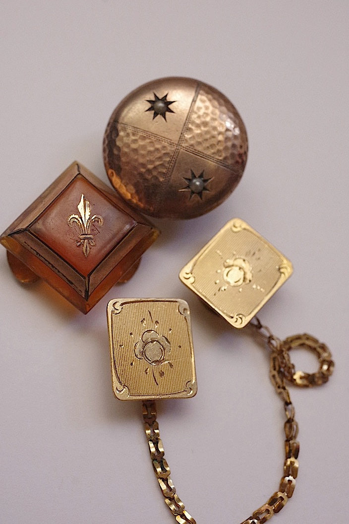 boutons antique アンティークボタン色々 .FR a l'epoque