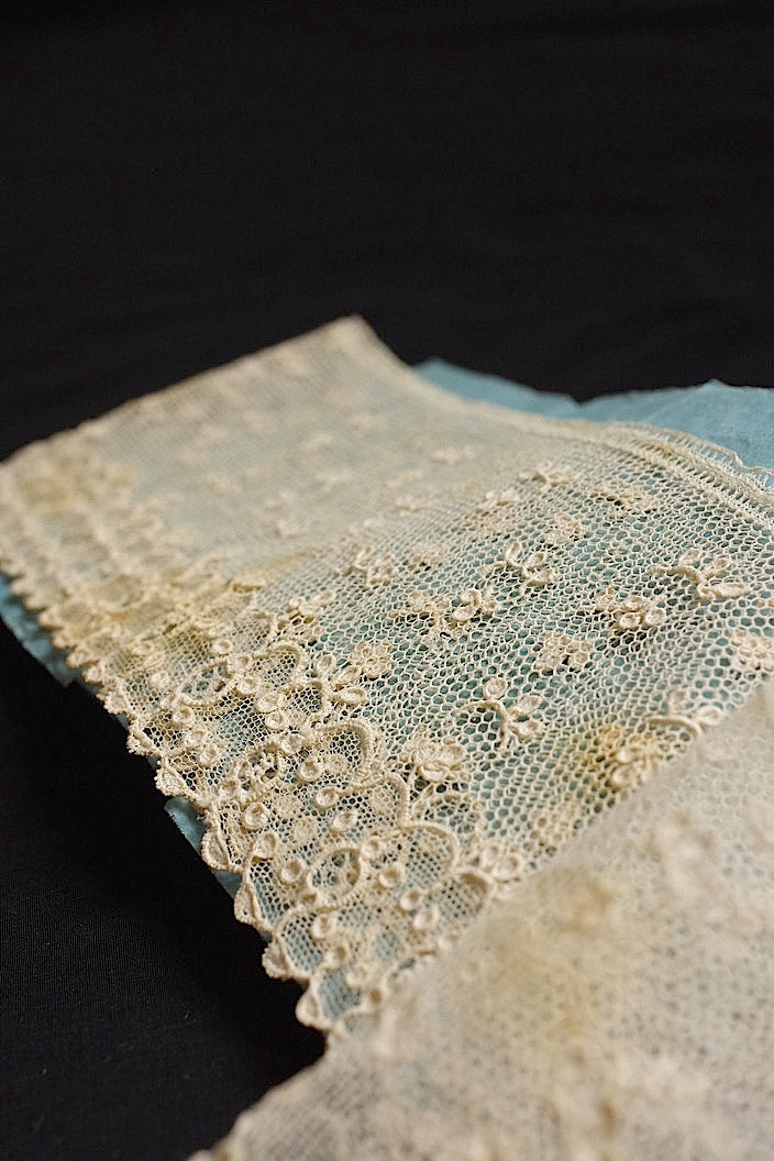 dentelle antique antique lace 147cm